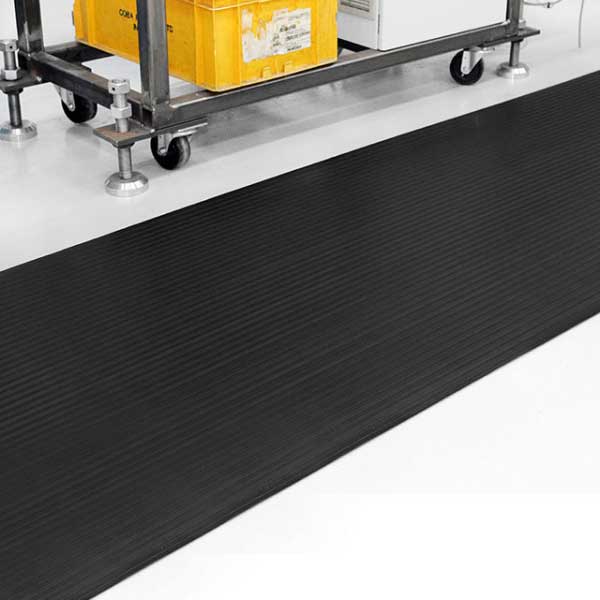 Fluted Rubber Runner Mat For Workshops & Garages
