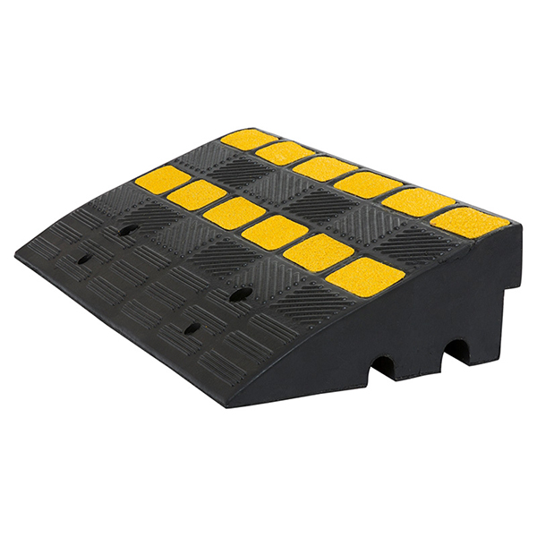 Durable Yellow and Black Kerb Ramp for Vehicle Access