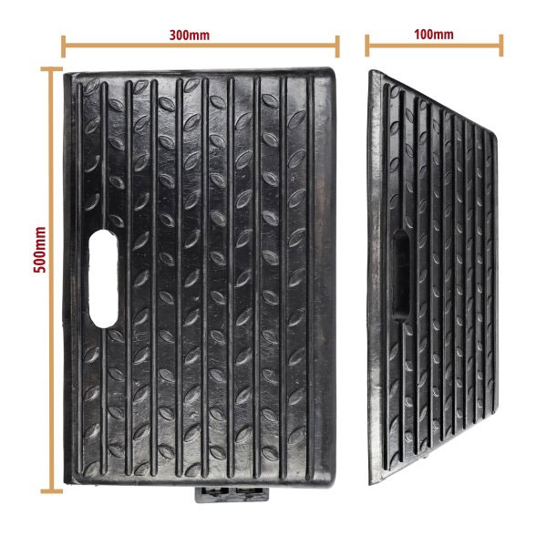 Pair of Portable Rubber Kerb Ramps for Easy Vehicle Access