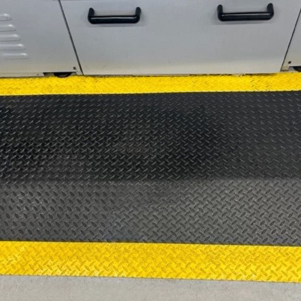 Durable Vinyl Surface Anti-Slip Comfortable Mat For Dry Heavy Duty Use