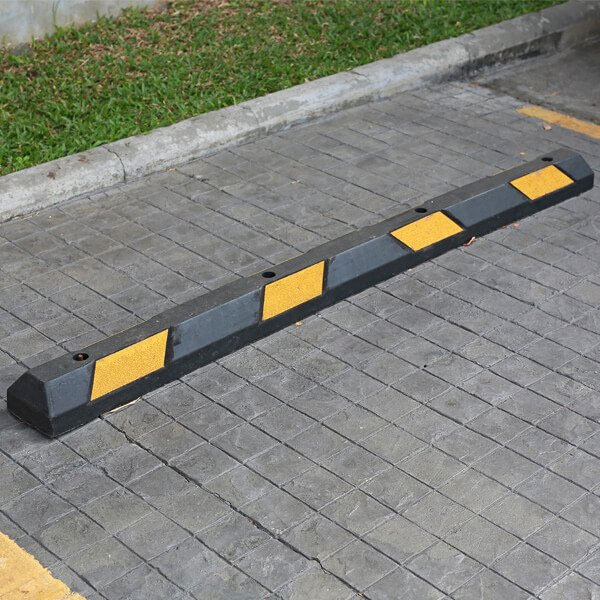 Durable Large Rubber Wheel Stop for Parking and Vehicle Control