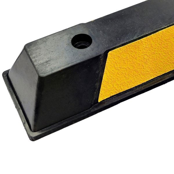 Durable Large Rubber Wheel Stop for Parking and Vehicle Control